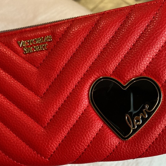 ✨Red VS Purse with wristlet✨ - Picture 8 of 10
